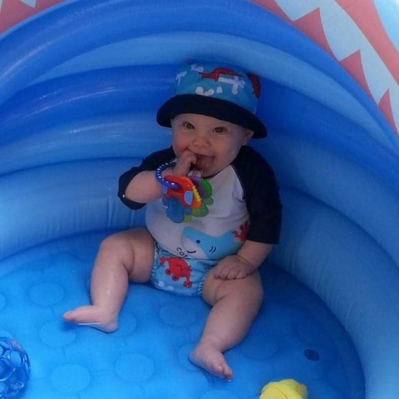 Rash Guard Swim Set with Bucket Hat - Picture 8 of 9